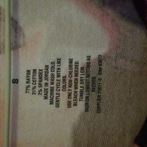 Beautiful Floral Top - Picture 2 of 4